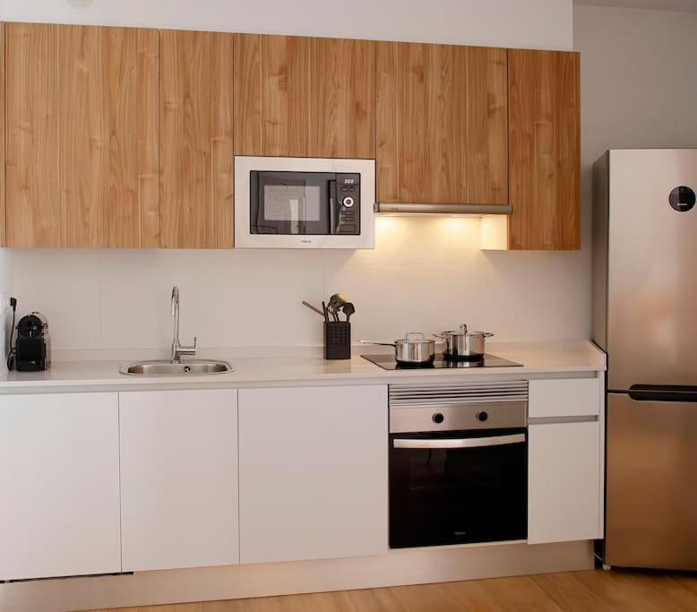 Apartamentos Aptio Овиедо Екстериор снимка