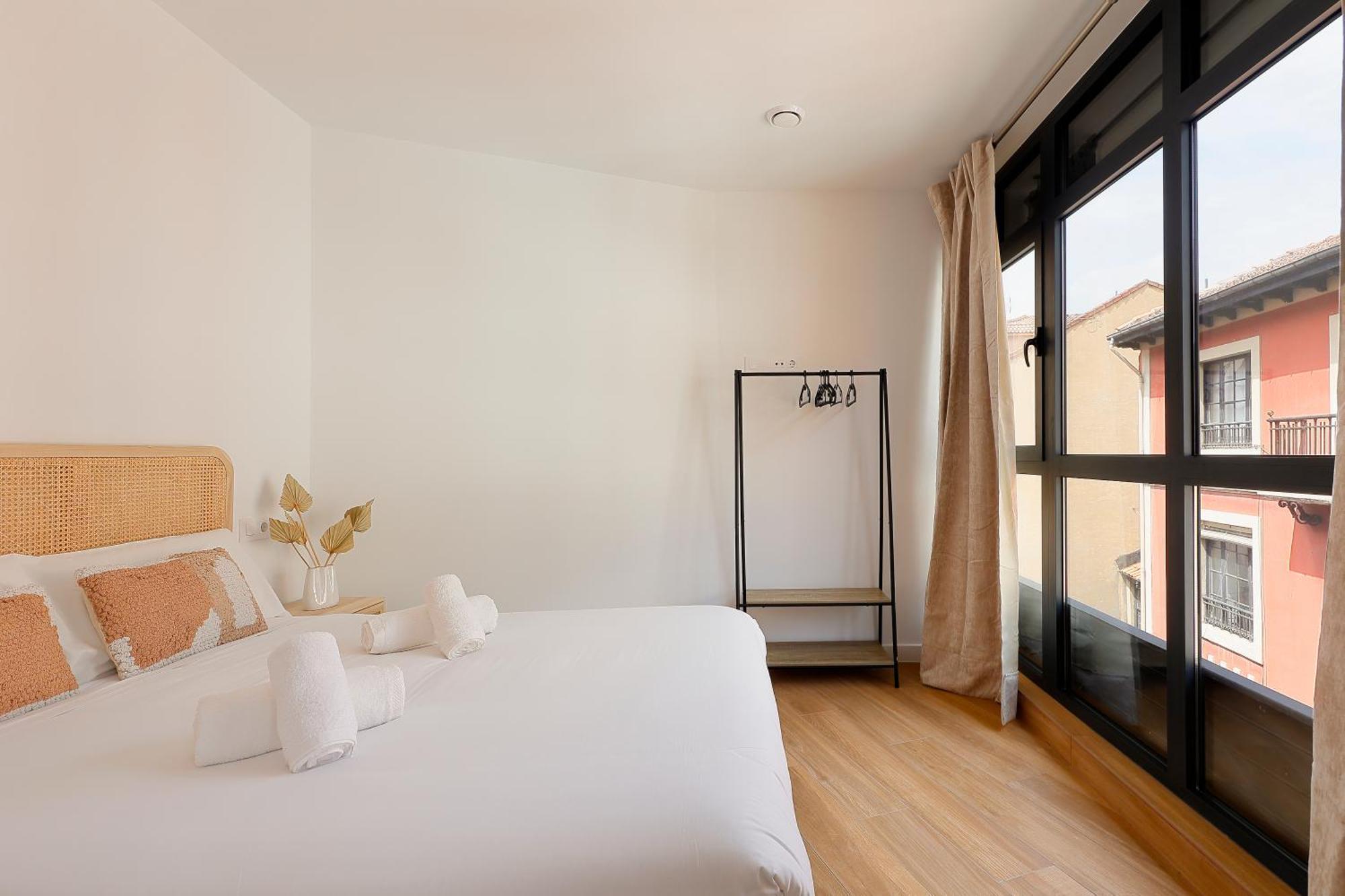 Apartamentos Aptio Овиедо Екстериор снимка