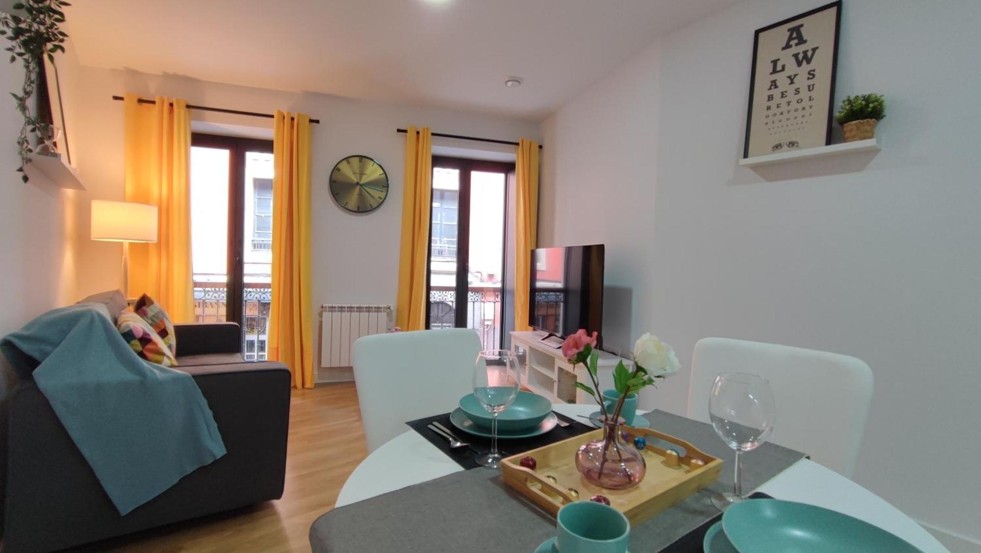 Apartamentos Aptio Овиедо Екстериор снимка
