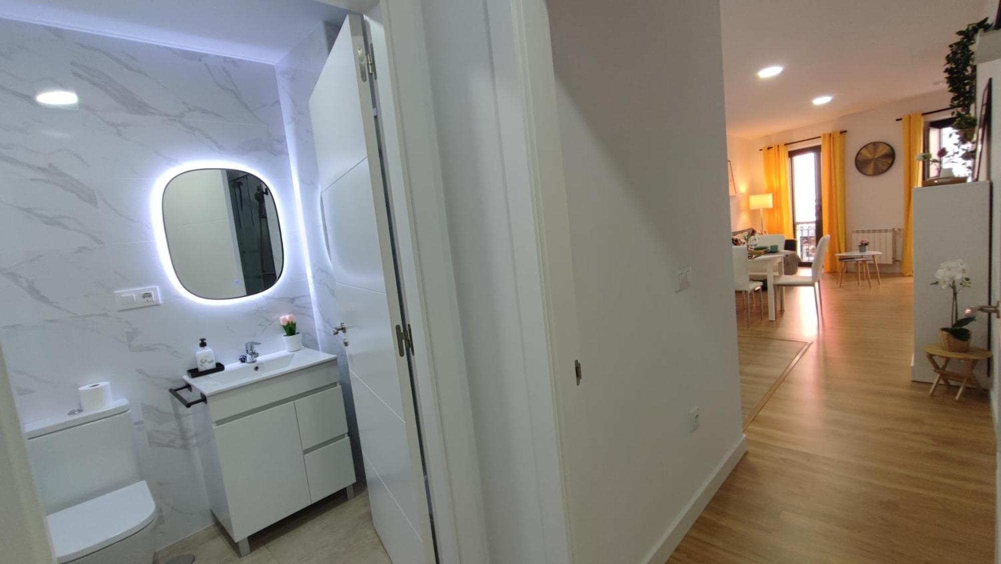 Apartamentos Aptio Овиедо Екстериор снимка