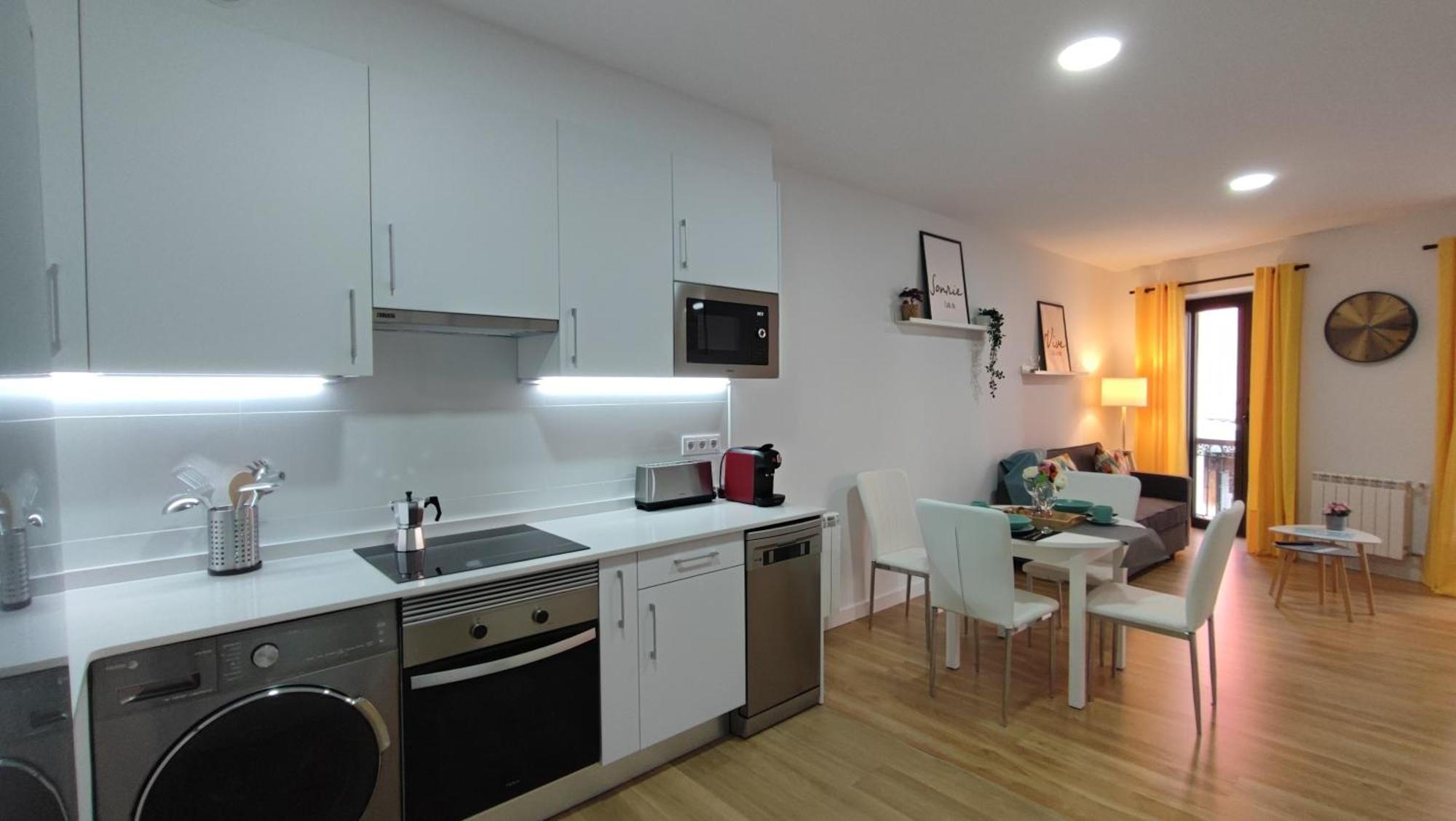 Apartamentos Aptio Овиедо Екстериор снимка
