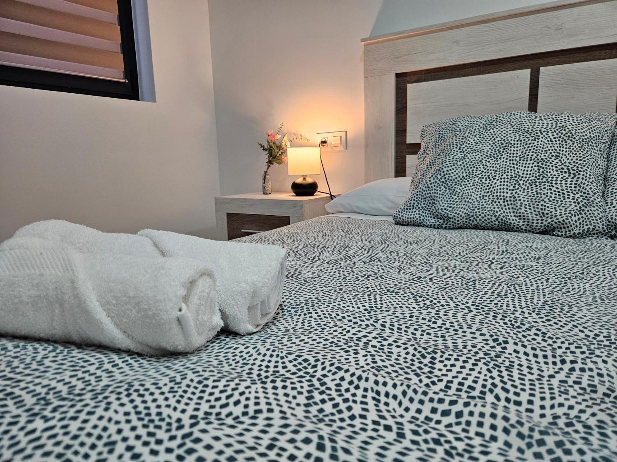 Apartamentos Aptio Овиедо Екстериор снимка