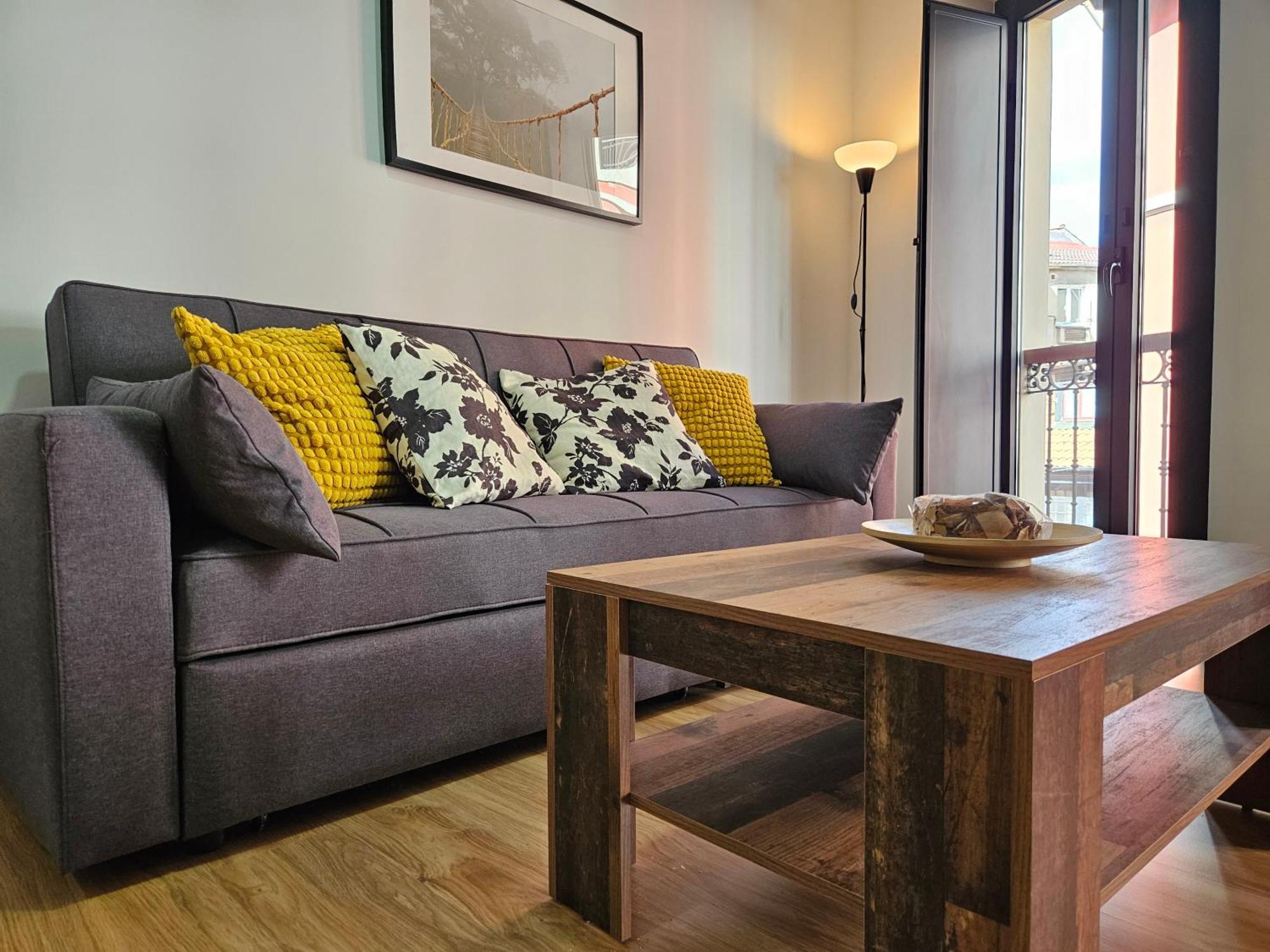 Apartamentos Aptio Овиедо Екстериор снимка