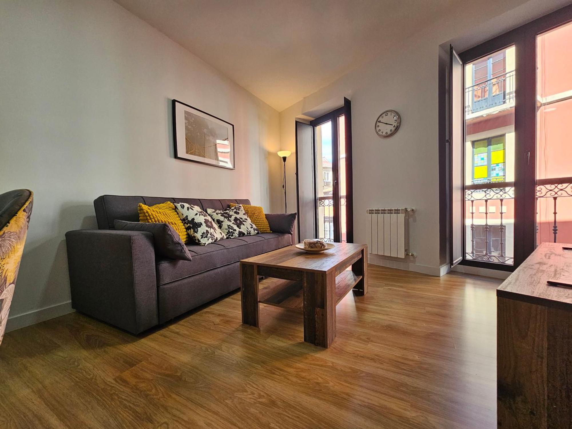 Apartamentos Aptio Овиедо Екстериор снимка