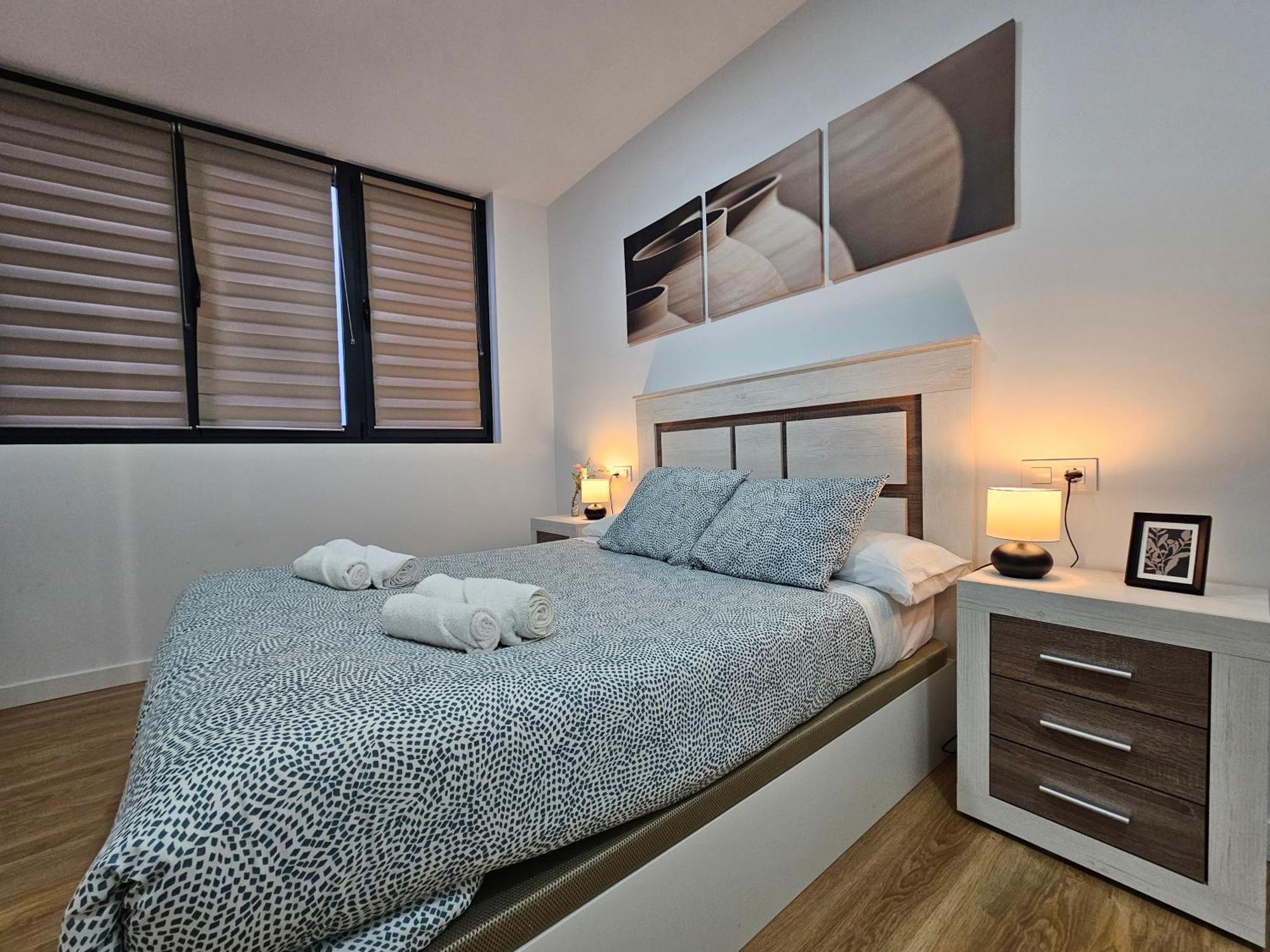 Apartamentos Aptio Овиедо Екстериор снимка