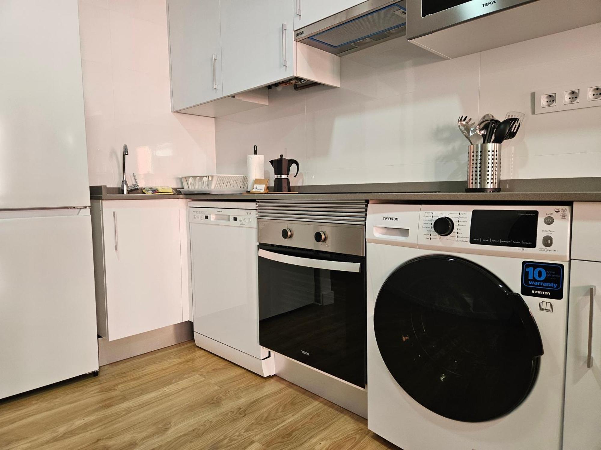 Apartamentos Aptio Овиедо Екстериор снимка